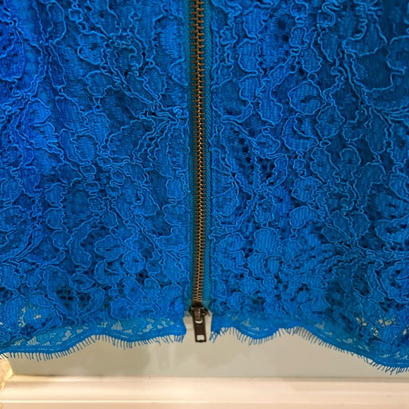 Lace cocktail dress - Picture 4 of 8